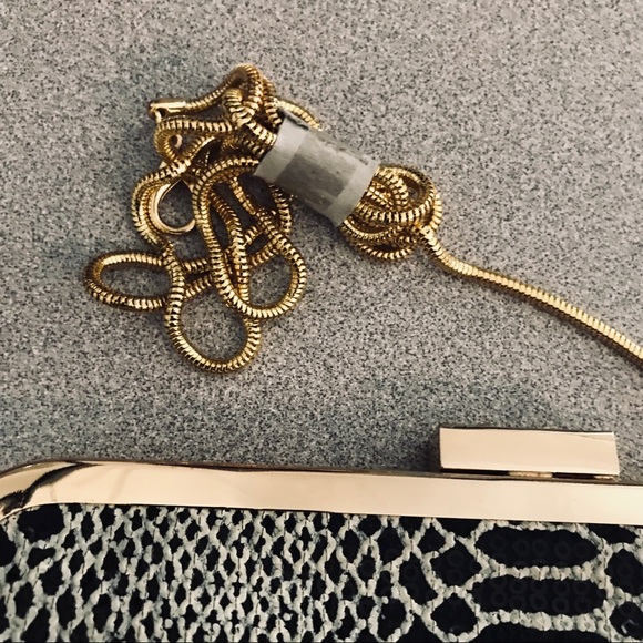 NWT~bebe Gold Animal Print Party Clutch w/ Chain - Picture 3 of 7